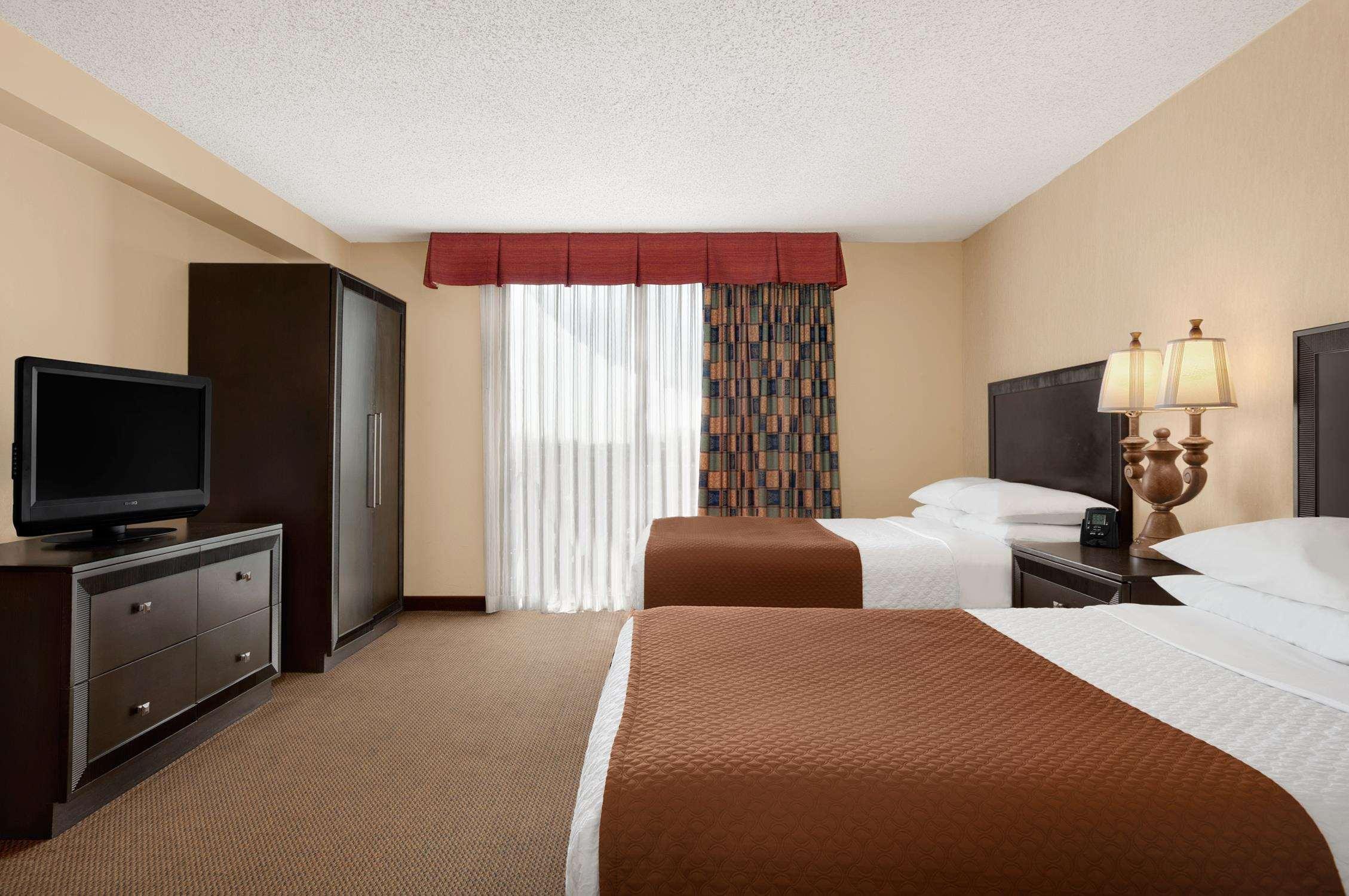 Embassy Suites By Hilton Kansas City Plaza Exterior foto